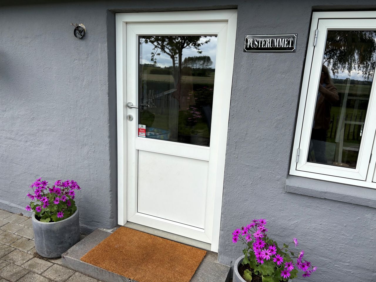 image 03