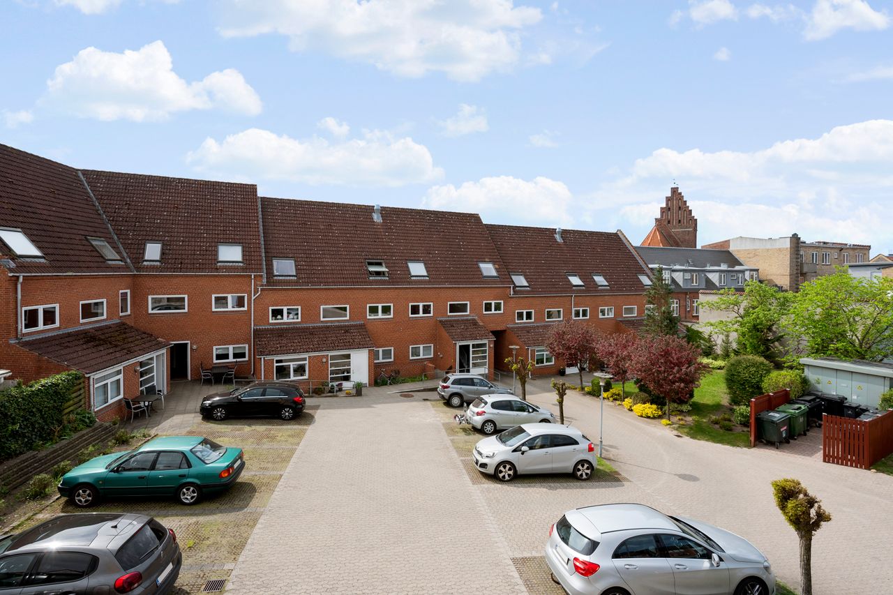 image 01